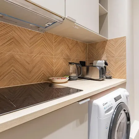 Charming 1br Air-conditioned - Close To Trocadero