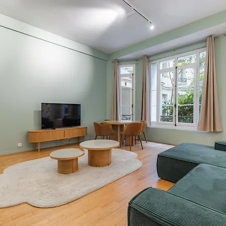 Charming 1br Air-conditioned - Close To Trocadero