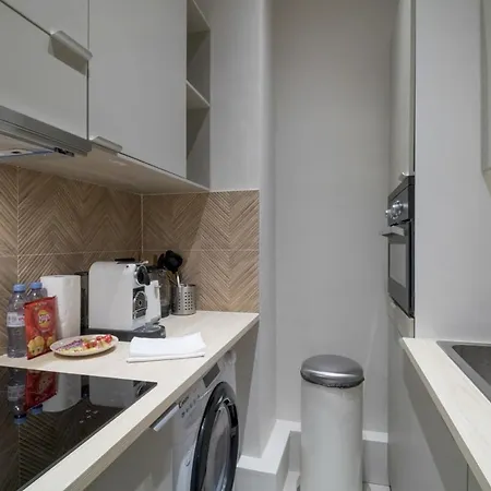 Διαμέρισμα Charming 1br Air-conditioned - Close To Trocadero