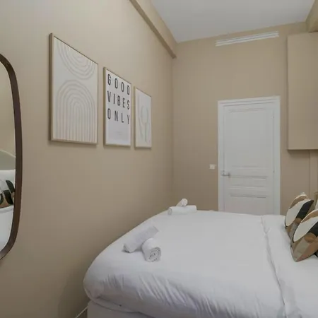 Charming 1br Air-conditioned - Close To Trocadero *